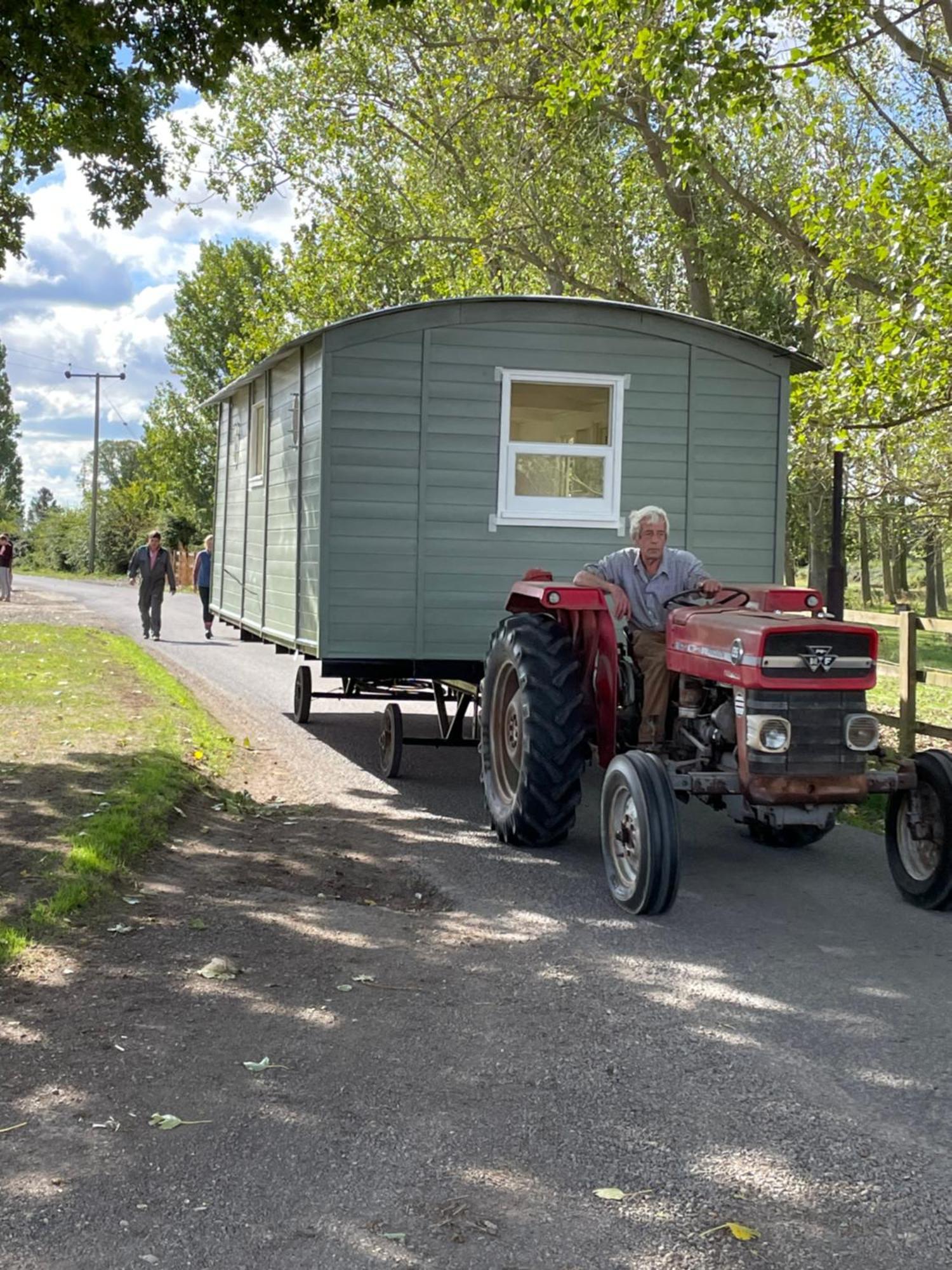 Muffins Meadow Shepherds Hut