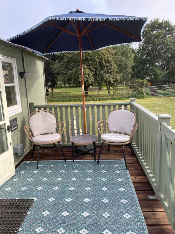 Muffins Meadow Shepherds Hut Tillingham