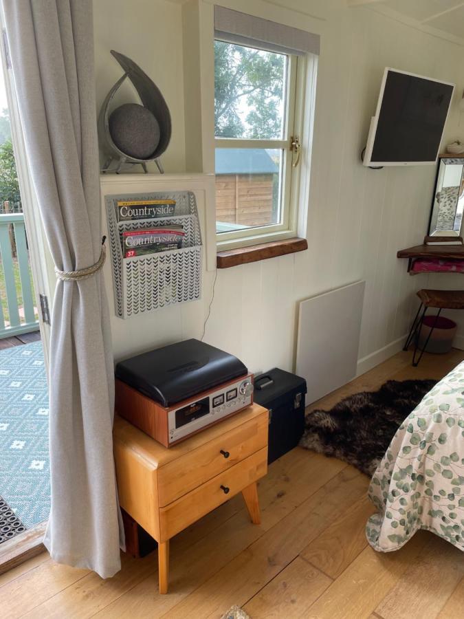 Muffins Meadow Shepherds Hut Campsite *