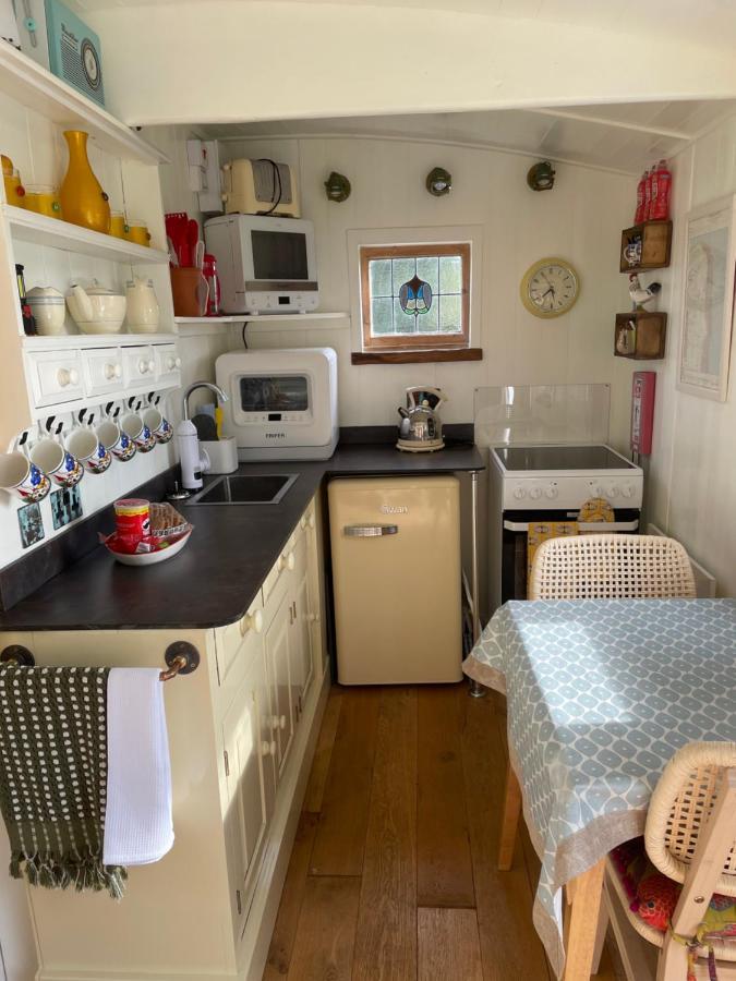 Muffins Meadow Shepherds Hut *