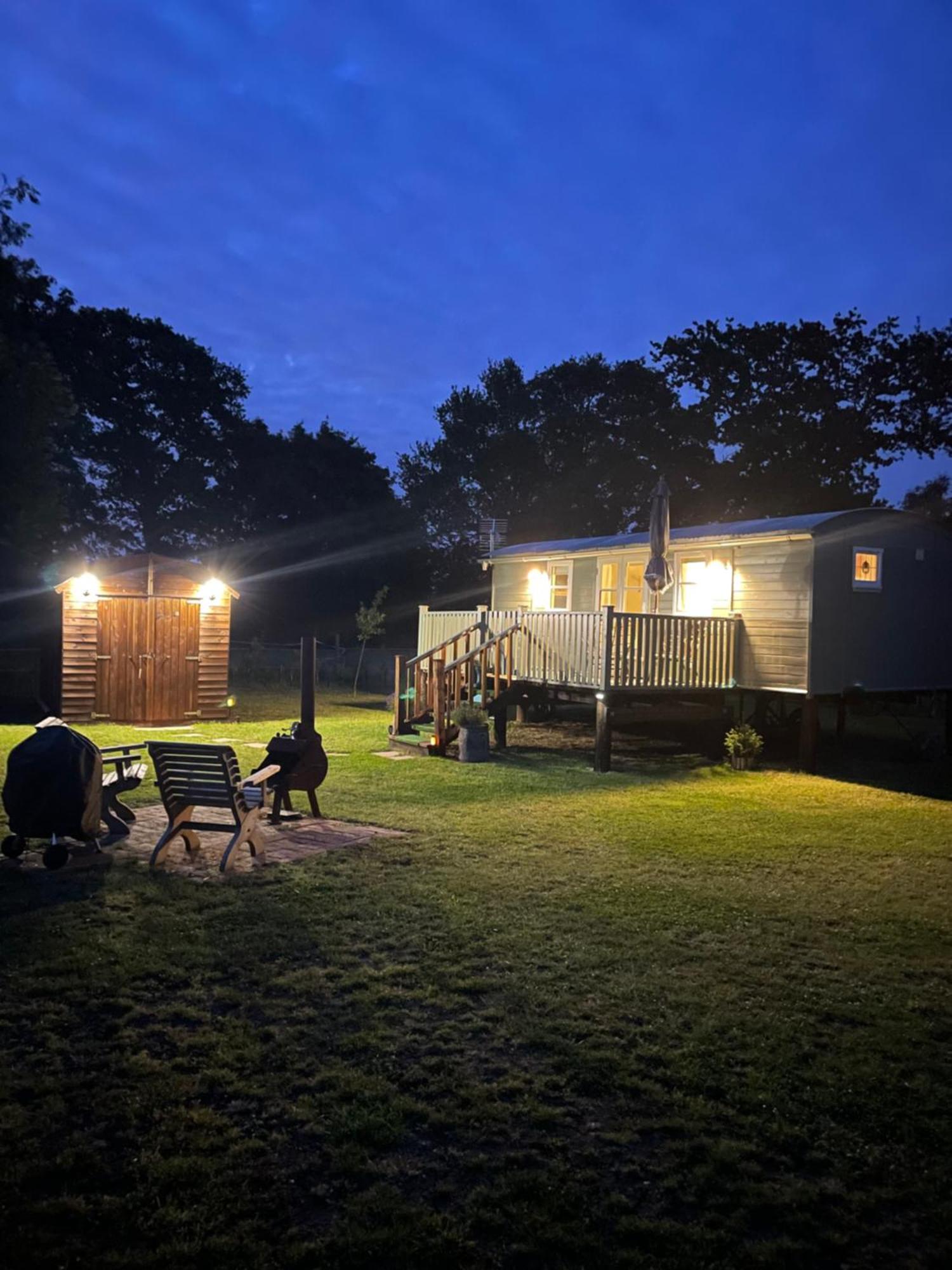 Muffins Meadow Shepherds Hut Campsite Tillingham